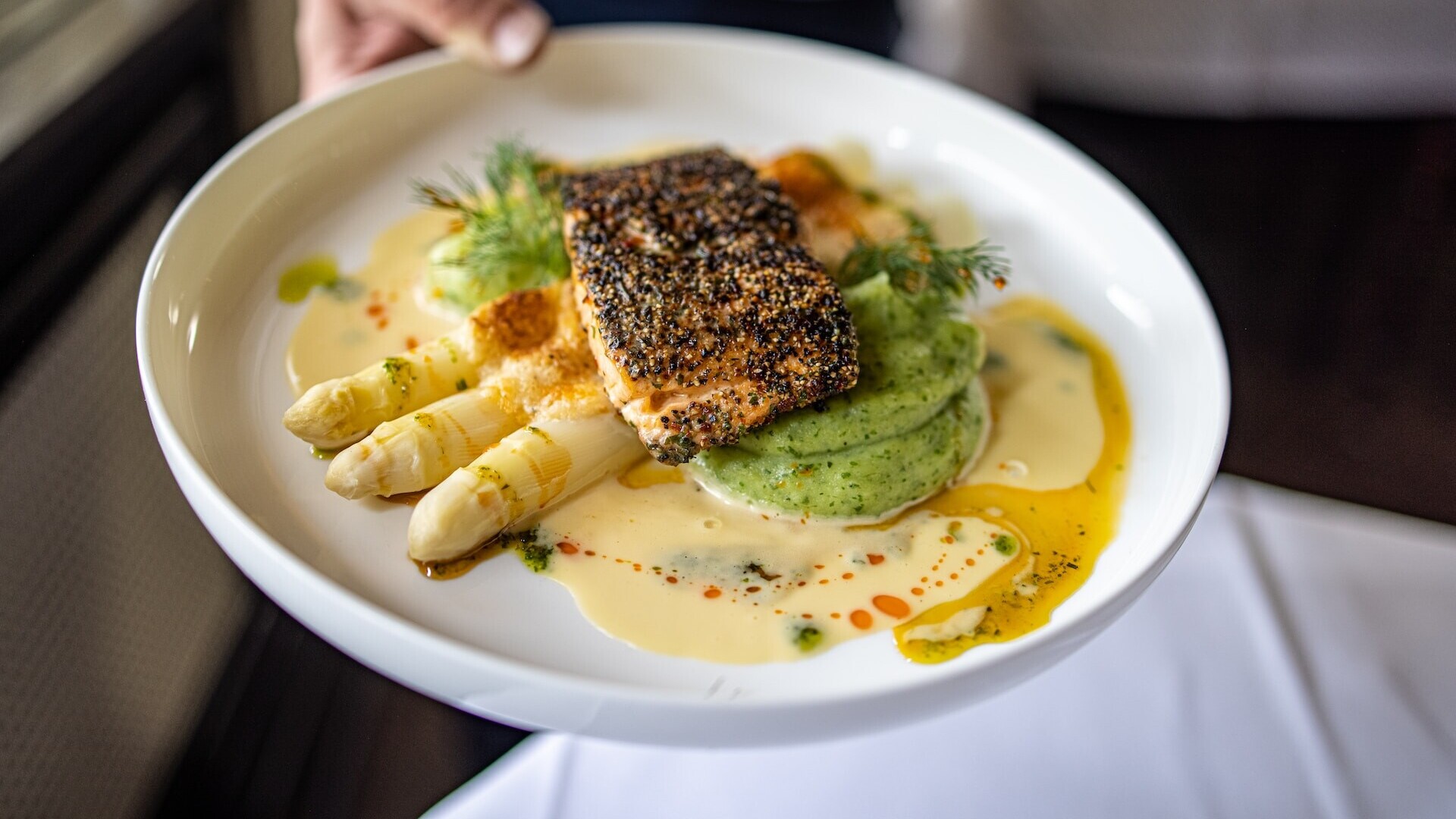 Top Spargel essen in Köln | Mr. Köln | Foto: Stefan Schauberger Top Spargel essen in Köln | Mr. Köln | Foto: Stefan Schauberger